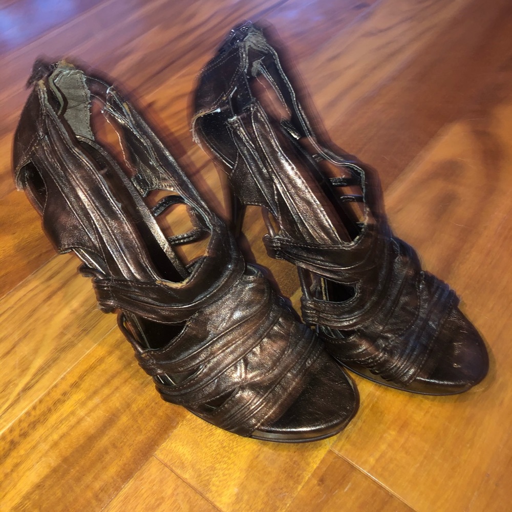 Pewter Carlos Santana heels sz 8